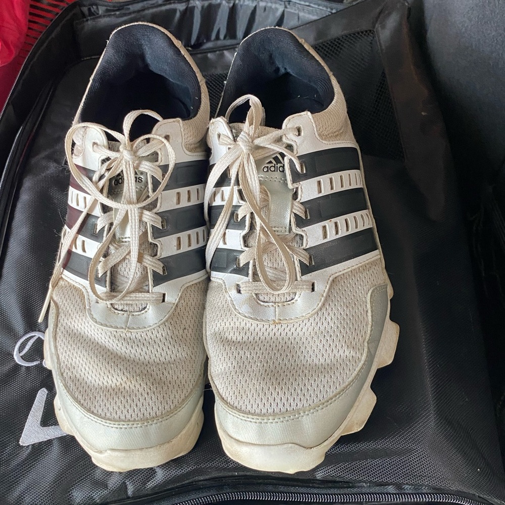 Adidas men’s golf shoes ⛳️